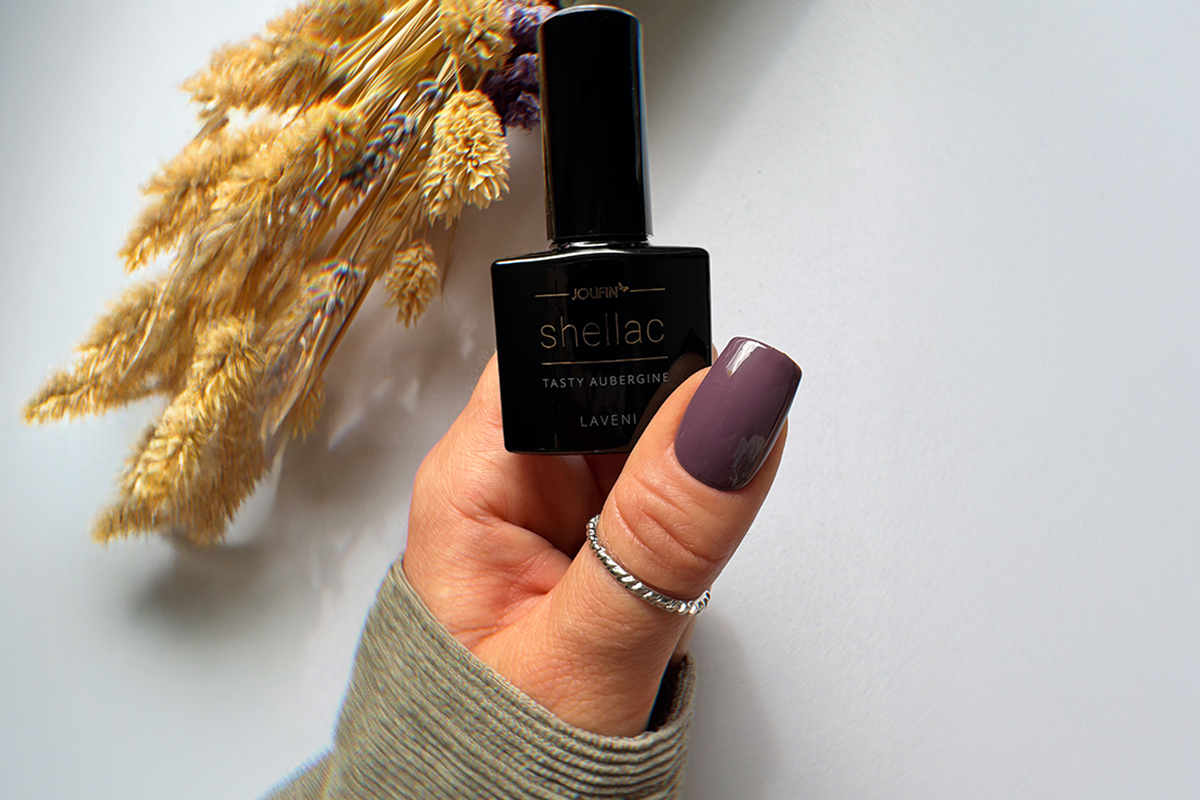 Jolifin LAVENI Shellac - tasty aubergine 10ml Jolifin LAVENI Shellac - tasty aubergine 10ml