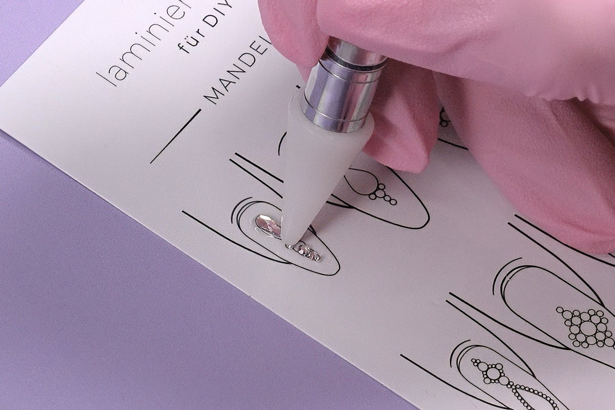 Jolifin laminierter Übungsbogen für DIY Strass-Designs