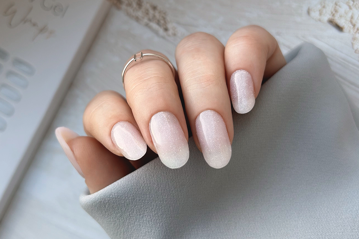 Jolifin LAVENI UV Gel-Wraps - Cat-Eye diamond clear