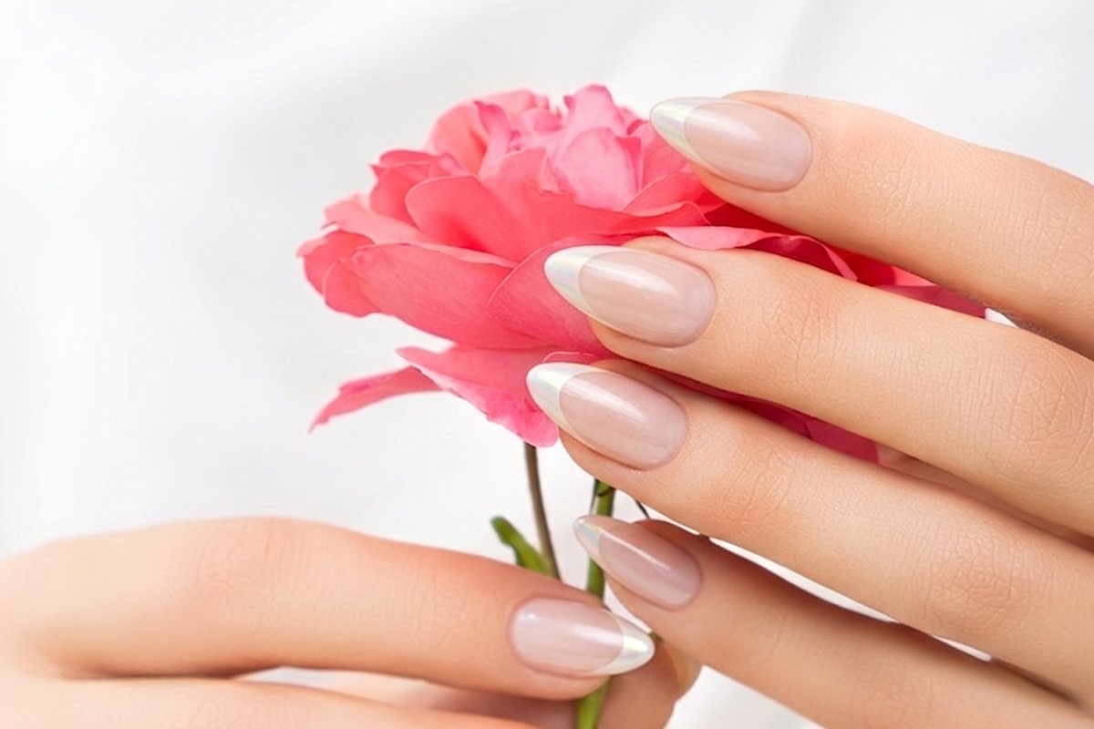 Jolifin SoftGel PressOns - short almond - French aurora pearl