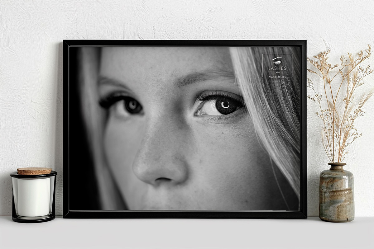 Jolifin Lashes - Poster black and white (DIN A2)