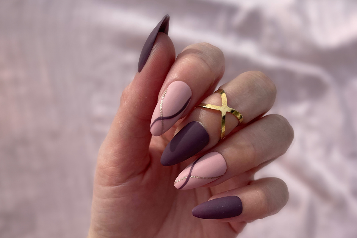 Jolifin LAVENI Shellac - tasty aubergine 10ml Jolifin LAVENI Shellac - tasty aubergine 10ml