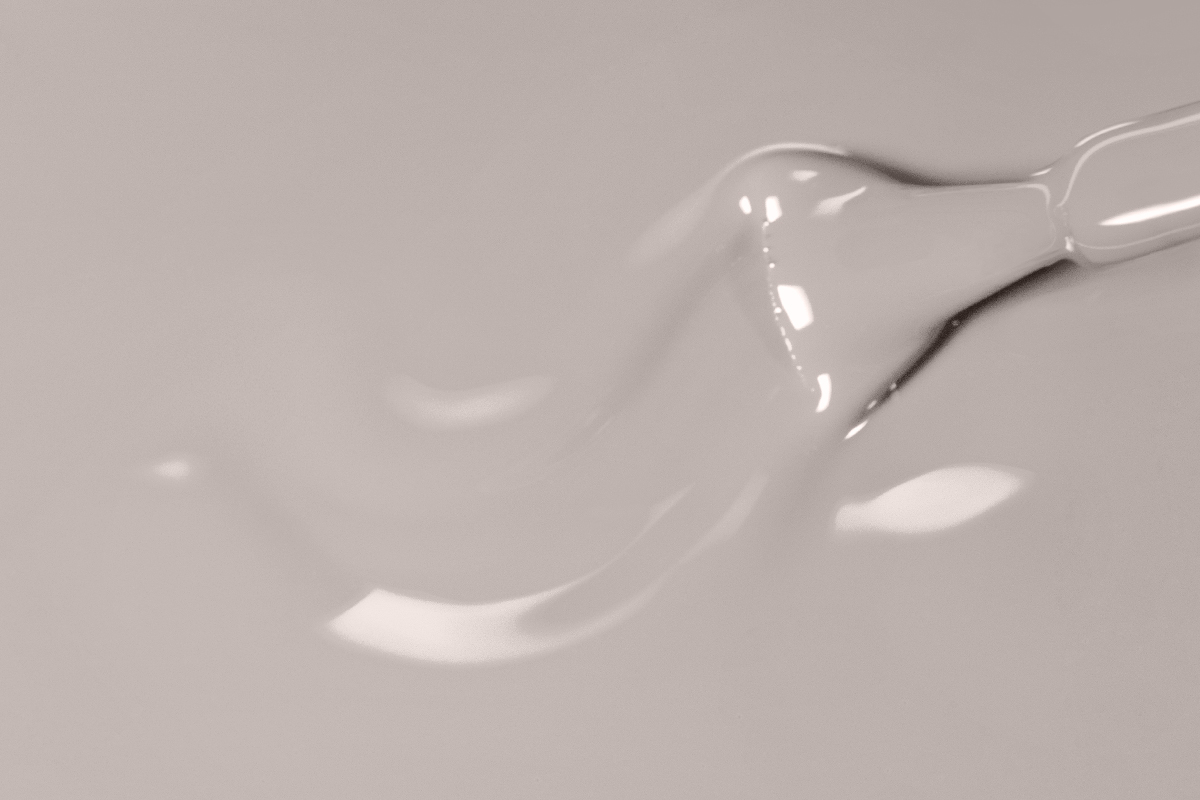 Jolifin LAVENI Shellac - grey taupe 10ml Jolifin LAVENI Shellac - grey taupe 10ml