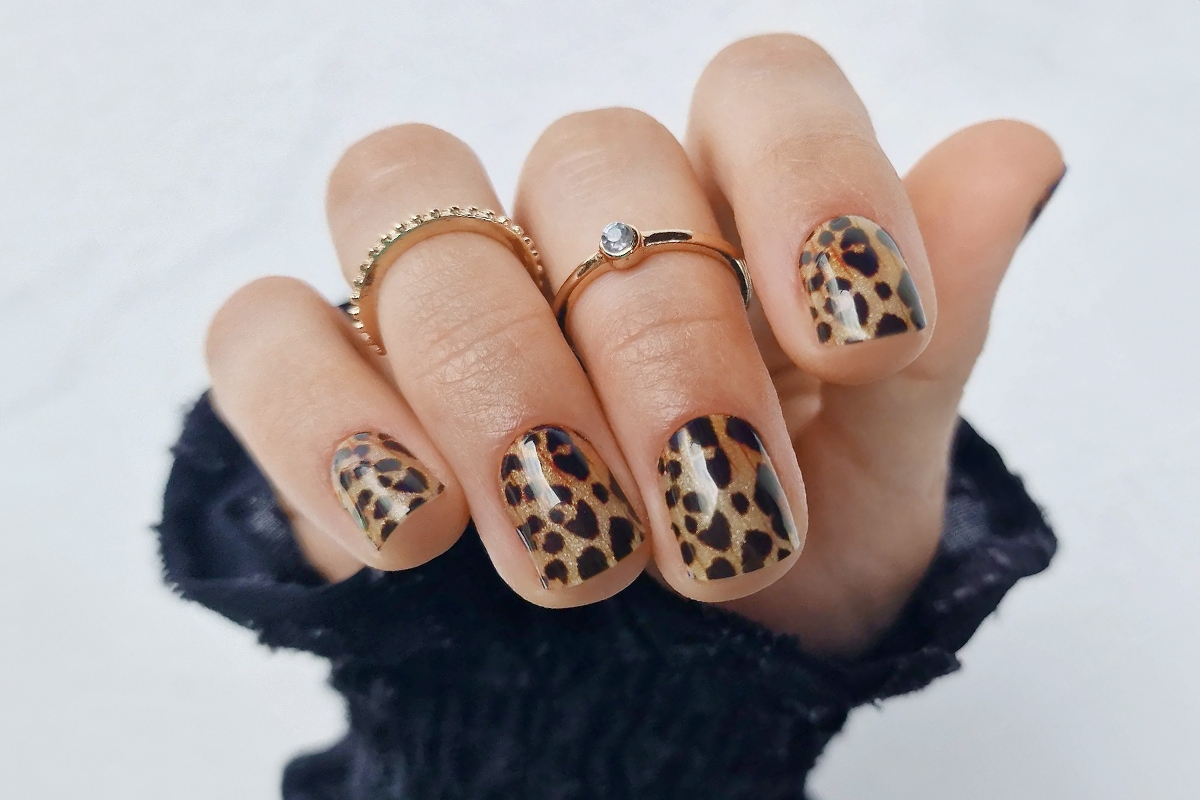 Jolifin LAVENI UV gel wraps - animal print