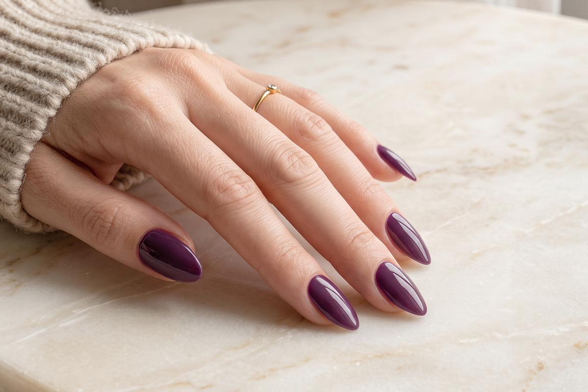 Jolifin LAVENI Shellac - pastell-aubergine 10ml