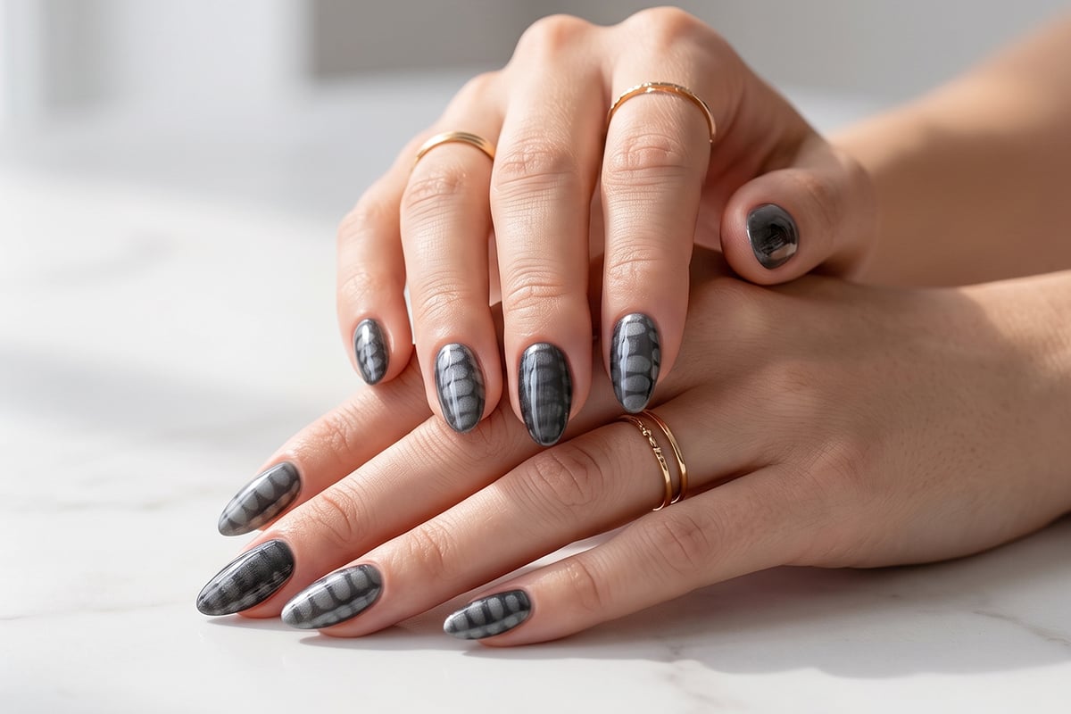 Jolifin Nail Art Booster Gel - Premium translucent 5ml