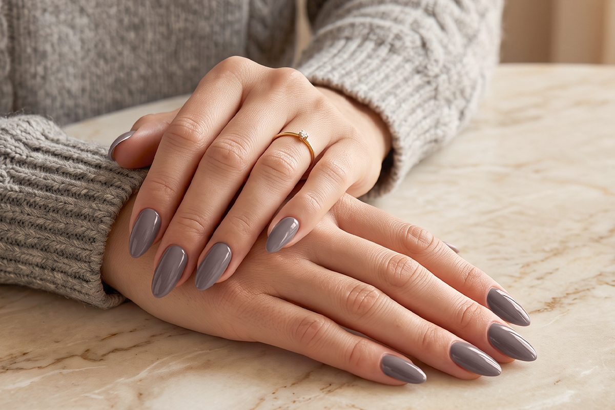 Jolifin LAVENI Shellac PeelOff - pastell-chocolate 10ml