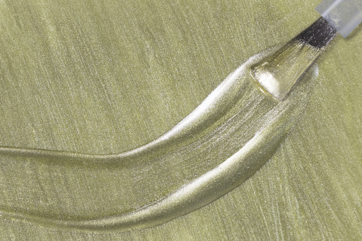 Jolifin LAVENI Shellac - satin pearl green 10ml