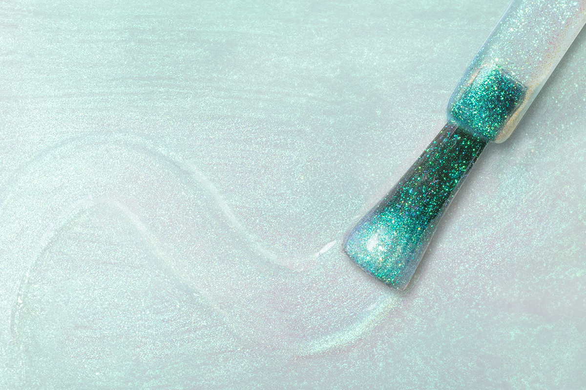 Jolifin LAVENI Shellac - Top-Coat ohne Schwitzschicht pool Glitter 10ml