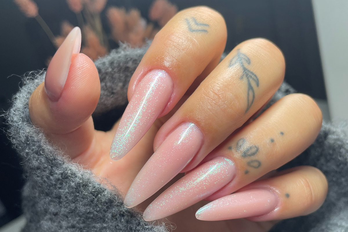 Jolifin LAVENI Shellac - Top-Coat ohne Schwitzschicht pool Glitter 10ml